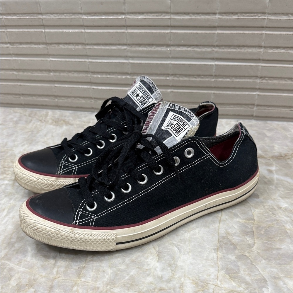 Converse Men's Black and White Canvas Sneakers
